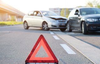 Wypadek samochodem służbowym – mytracko.pl