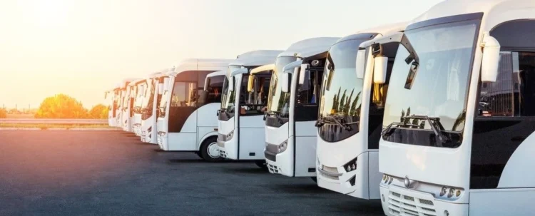 Monitoring autobusów – autokary turystyczne na parkingu – mytracko.pl