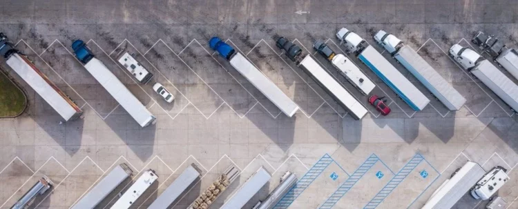 Parking dla ciężarówek z lotu ptaka