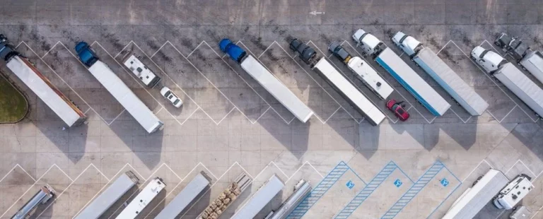 Parking dla ciężarówek z lotu ptaka